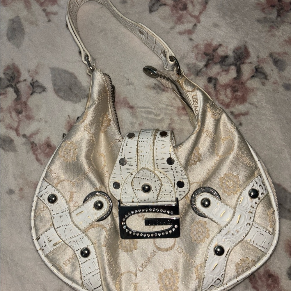 Guessaci White and Gold Shoulder Bag with Metallic Accents